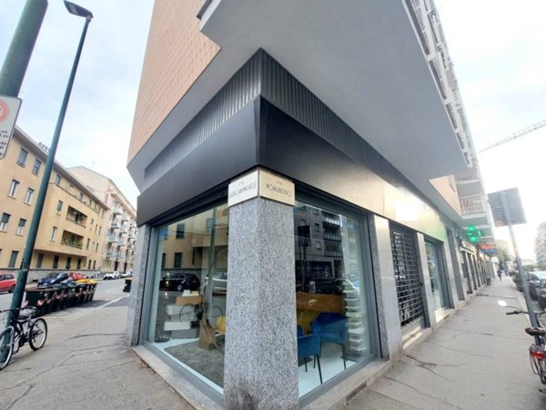 negozio in vendita a Torino in zona Pozzo Strada