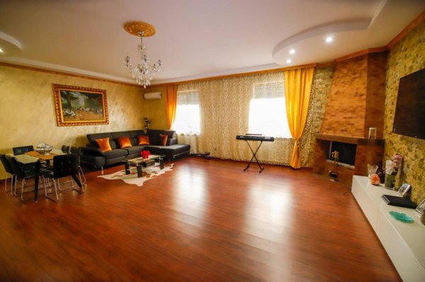 casa indipendente in vendita a Torino in zona Falchera
