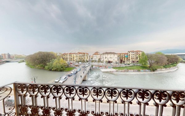 appartamento in vendita a Torino in zona Vanchiglia