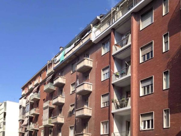 negozio in vendita a Torino in zona Aurora