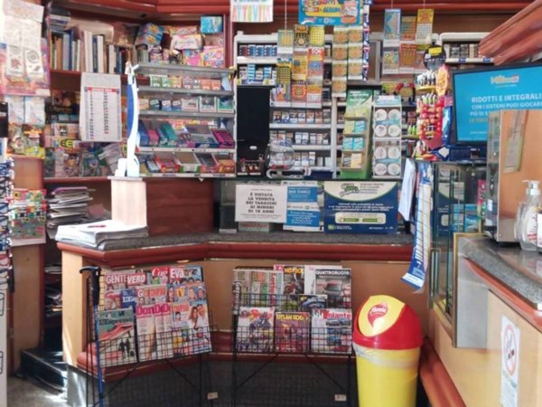 negozio in vendita a Torino in zona Barca