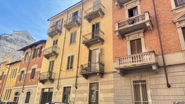 appartamento in vendita a Torino in zona Borgo San Paolo