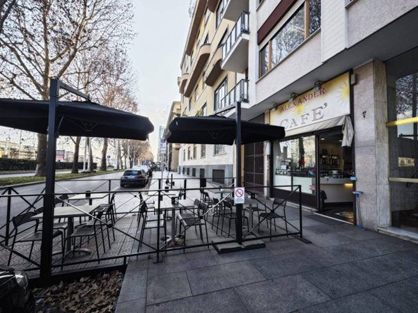 negozio in vendita a Torino in zona Cit Turin