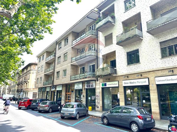 appartamento in vendita a Torino in zona Rosa