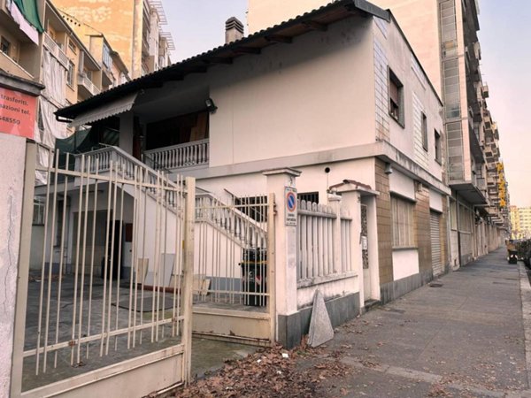 casa indipendente in vendita a Torino in zona Borgo San Paolo