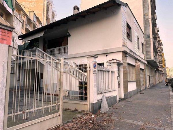 casa indipendente in vendita a Torino in zona Borgo San Paolo