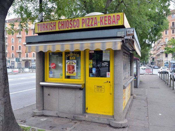 negozio in vendita a Torino in zona Cenisia