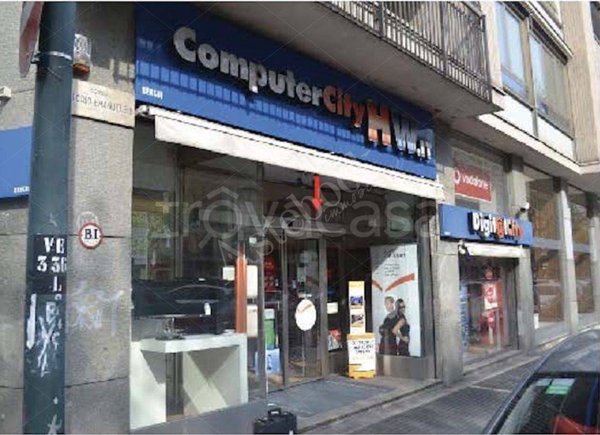 negozio in vendita a Torino in zona Cit Turin