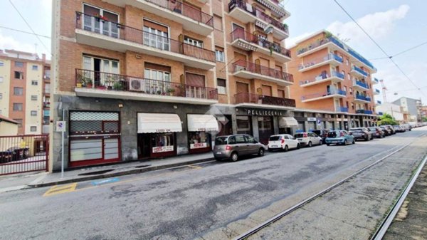 negozio in vendita a Torino in zona Pozzo Strada