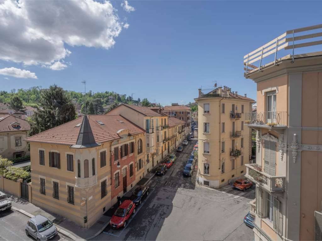appartamento in vendita a Torino in zona Cavoretto