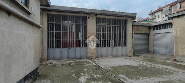 locale di sgombero in vendita a Torino in zona Barriera di Milano
