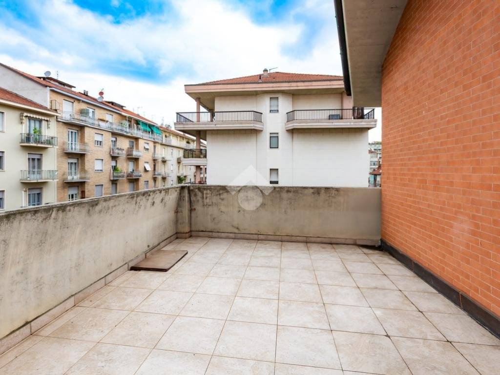 appartamento in vendita a Torino in zona Parella