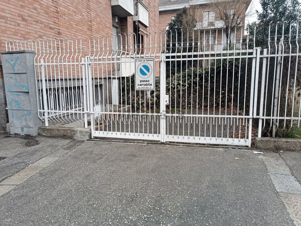 locale di sgombero in vendita a Torino in zona San Donato