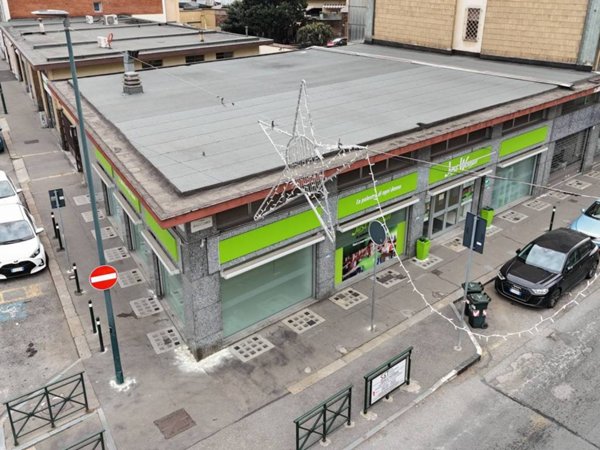 negozio in vendita a Torino in zona Cenisia