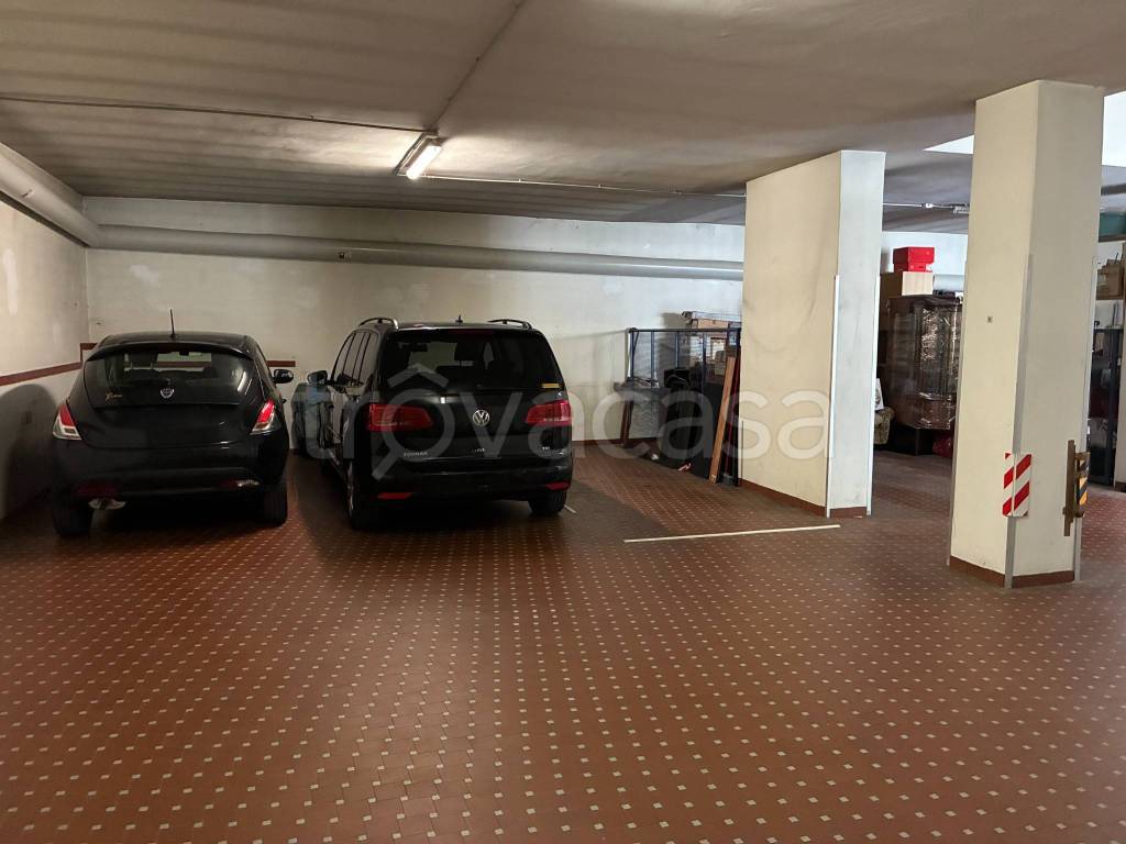 locale di sgombero in vendita a Torino in zona Campidoglio