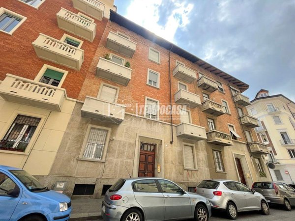 appartamento in vendita a Torino in zona Cenisia