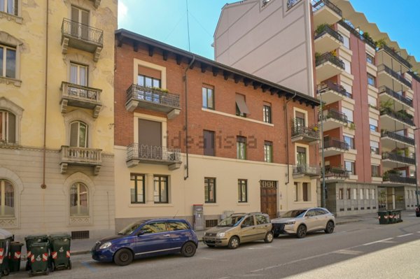 appartamento in vendita a Torino in zona Cit Turin