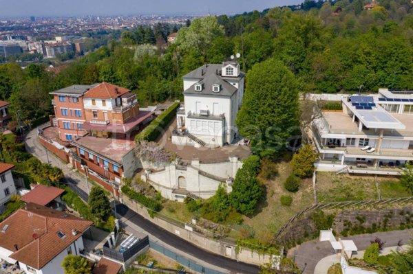 casa indipendente in vendita a Torino in zona Cavoretto