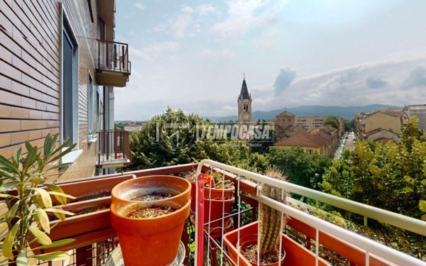 appartamento in vendita a Torino in zona Santa Rita