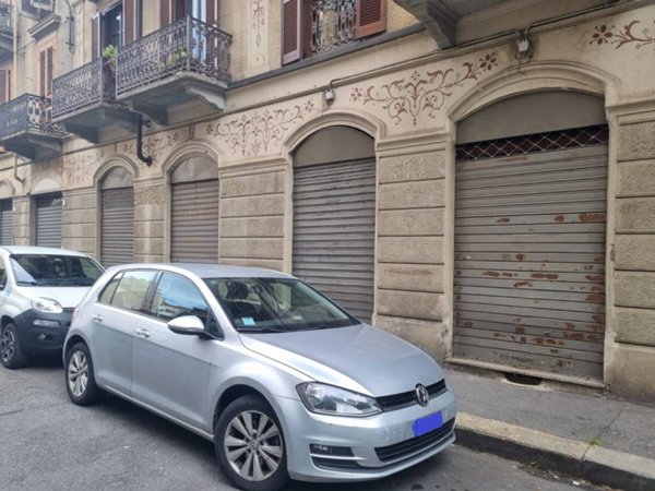 negozio in vendita a Torino in zona Aurora