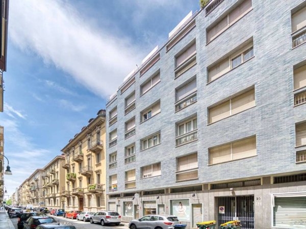 negozio in vendita a Torino in zona Cit Turin