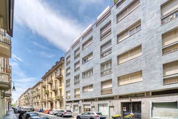negozio in vendita a Torino in zona Cit Turin