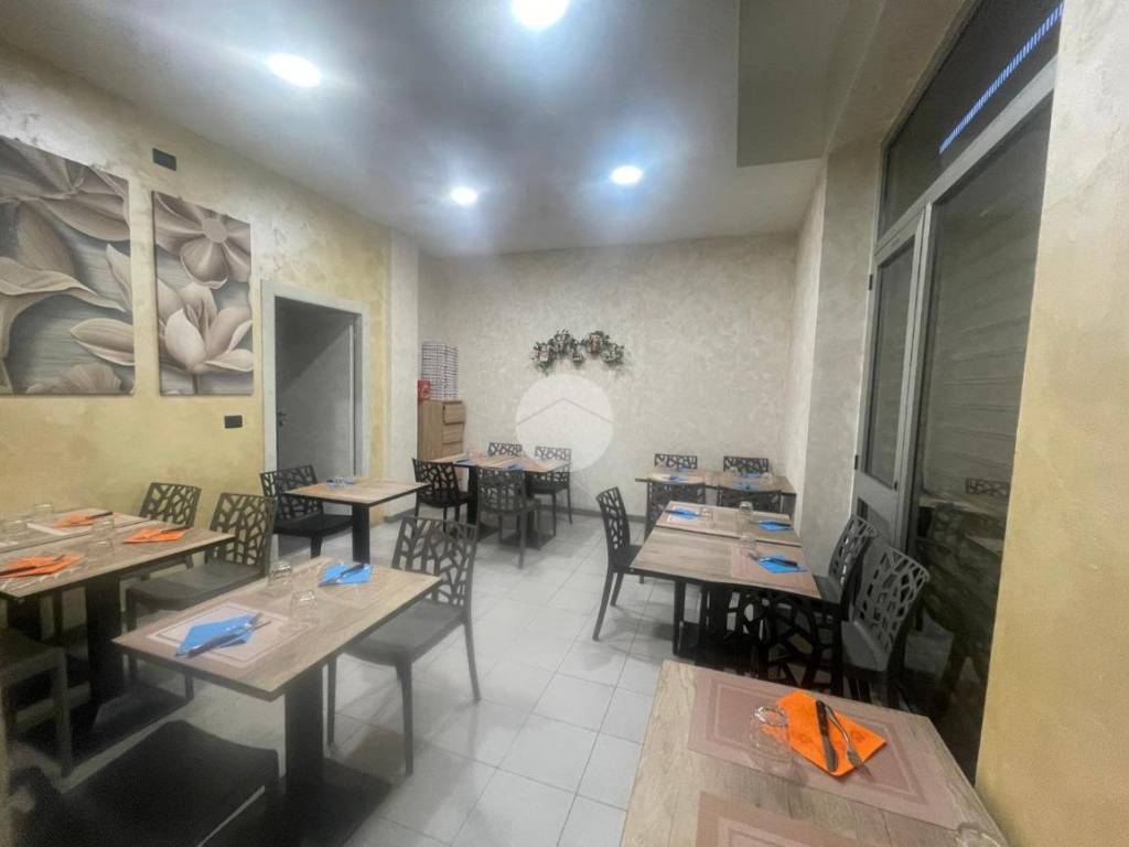 negozio in vendita a Torino in zona Parella