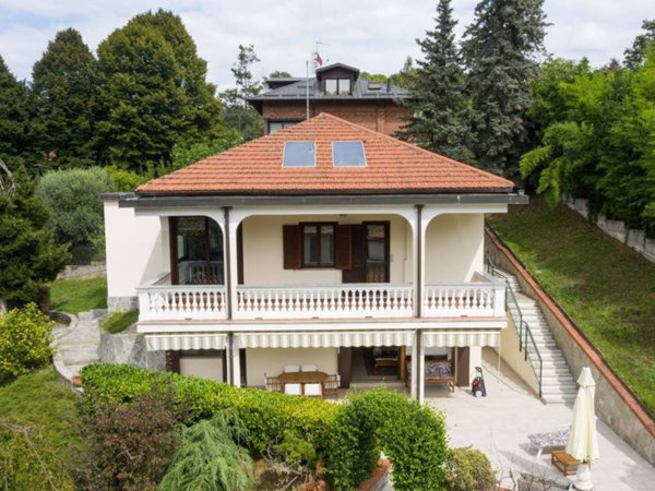 casa indipendente in vendita a Torino in zona Val Salice