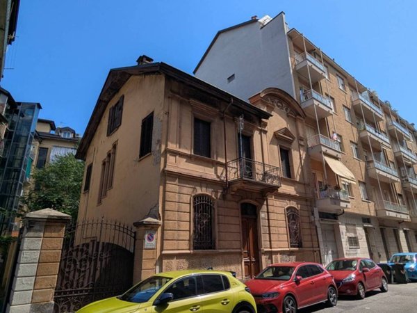 casa indipendente in vendita a Torino in zona Cenisia