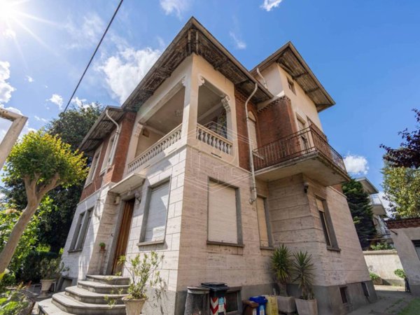 casa indipendente in vendita a Torino in zona Parella