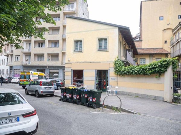 negozio in vendita a Torino in zona Cenisia