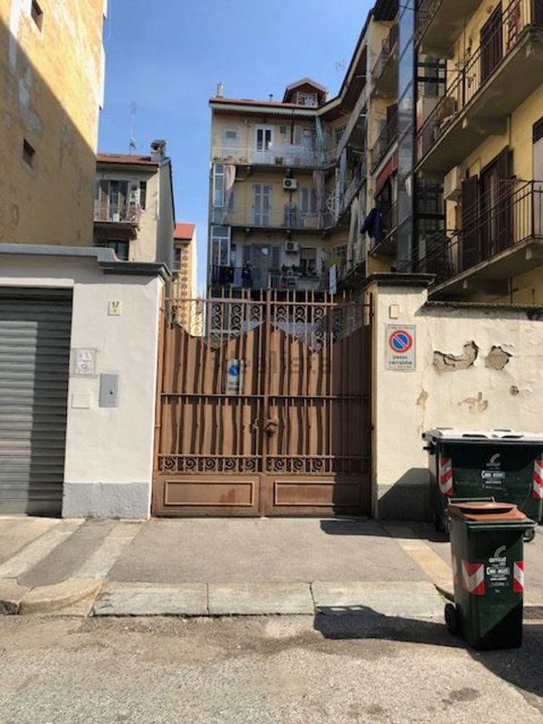 locale di sgombero in vendita a Torino in zona Borgo San Paolo