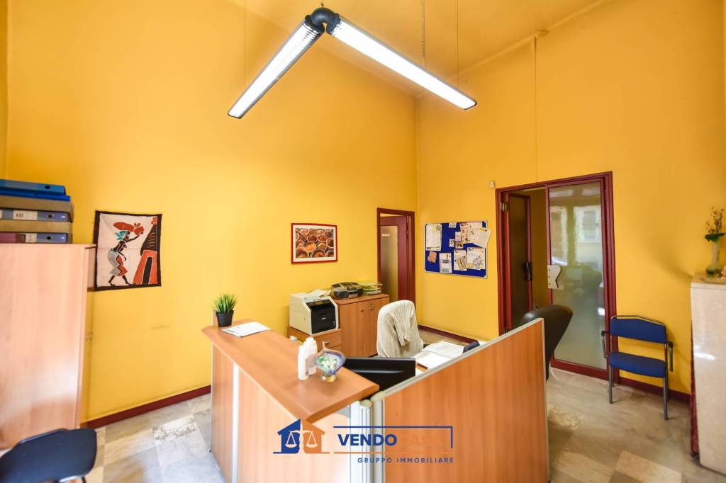negozio in vendita a Torino in zona San Donato