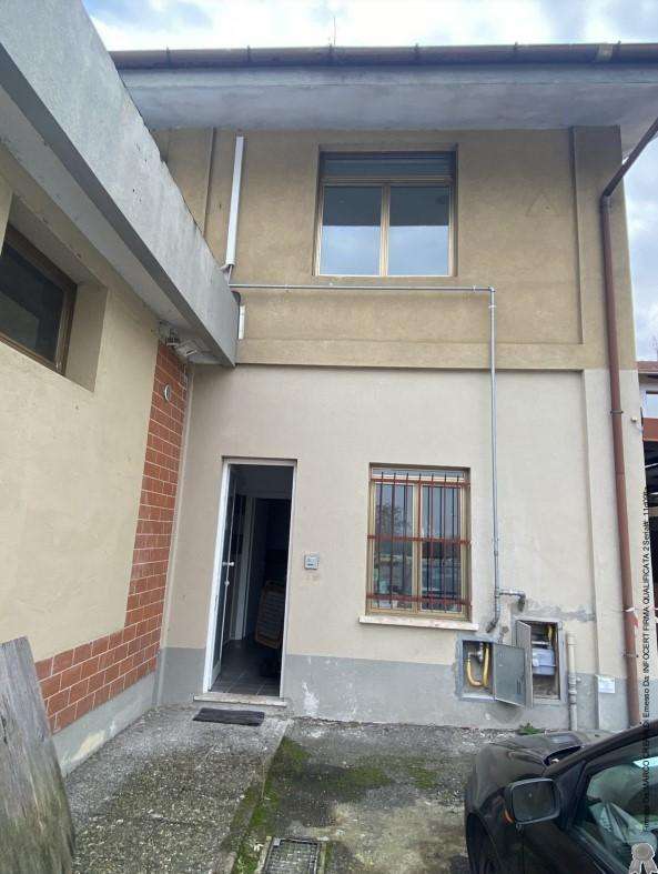 locale di sgombero in vendita a Torino