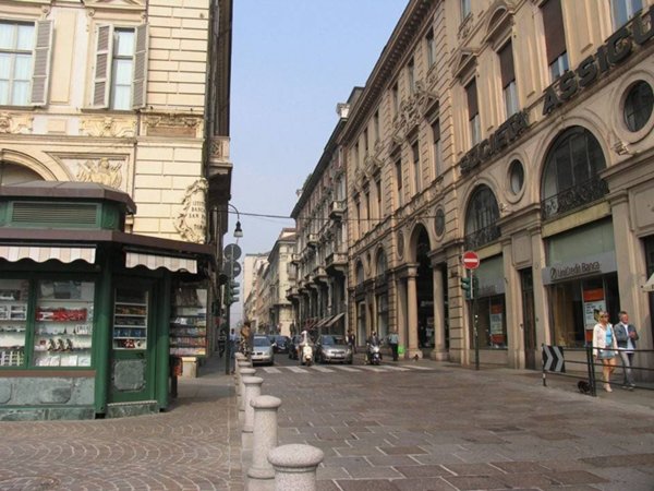 negozio in vendita a Torino in zona Centro Storico