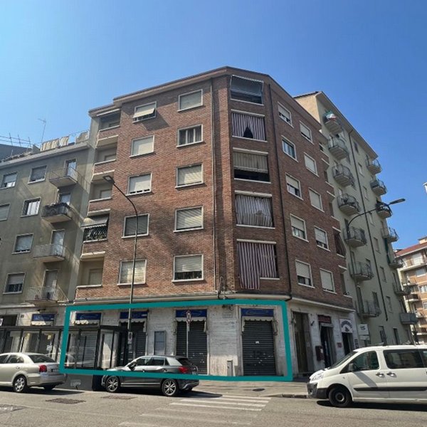 negozio in vendita a Torino in zona Barriera di Milano