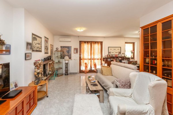 casa indipendente in vendita a Torino in zona Barca