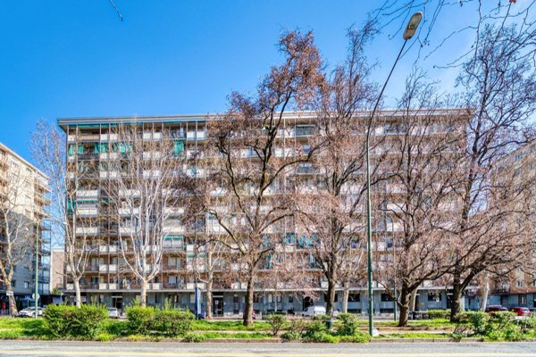 appartamento in vendita a Torino in zona Lingotto