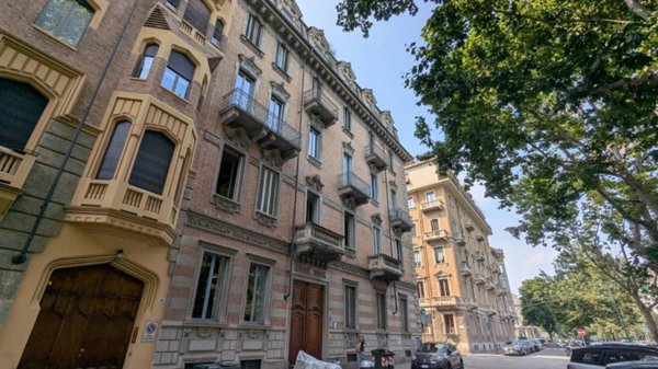 appartamento in vendita a Torino in zona Crocetta