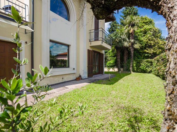 casa indipendente in vendita a Torino in zona Madonna del Pilone