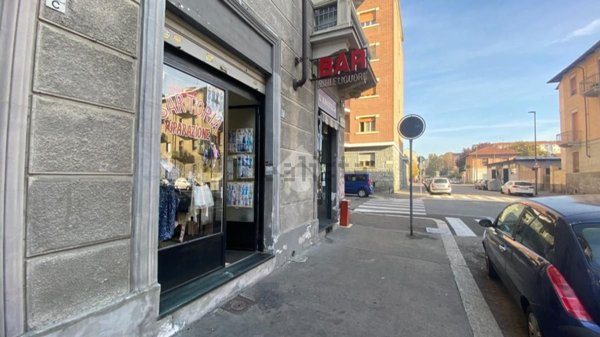 locale commerciale in vendita a Torino in zona Barriera di Milano