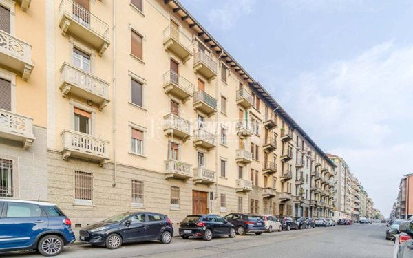 appartamento in vendita a Torino in zona Cenisia