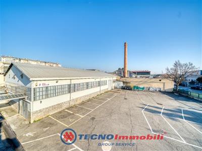 capannone in vendita a Torino in zona Lucento