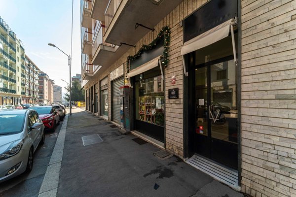 locale commerciale in vendita a Torino in zona Filadelfia