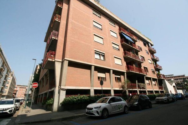 appartamento in vendita a Torino in zona Cit Turin