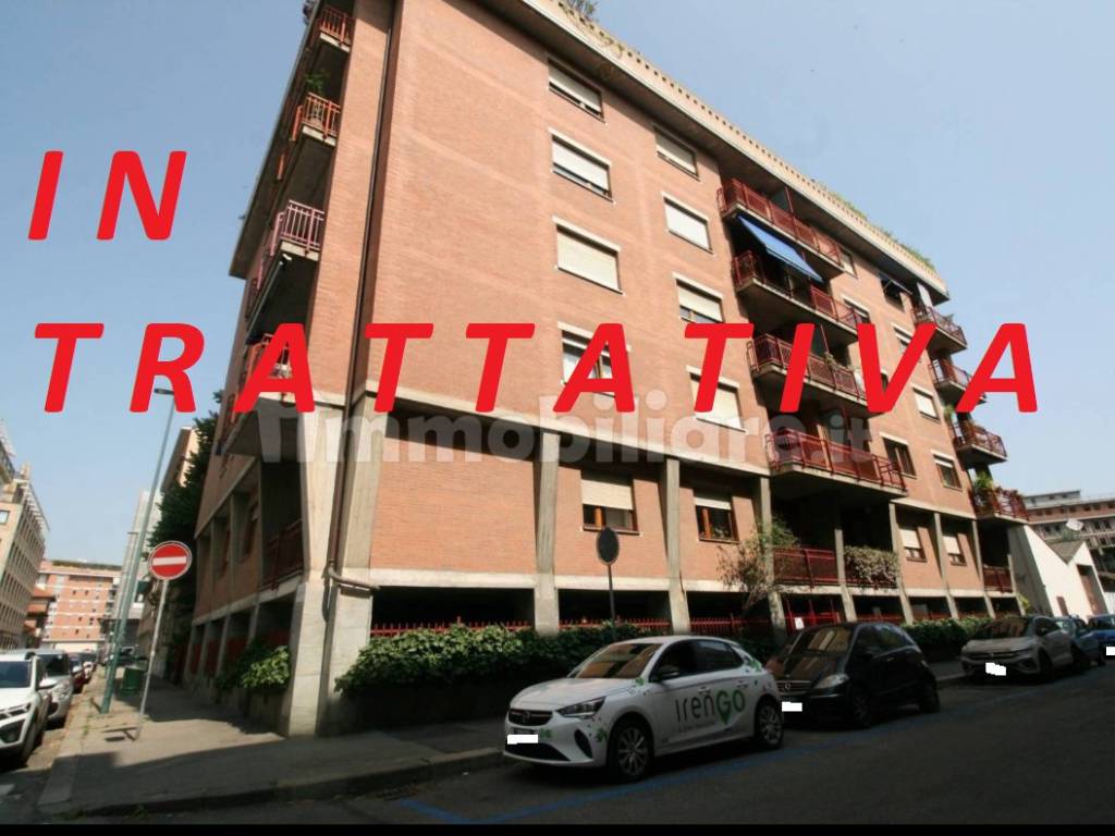 appartamento in vendita a Torino in zona Cit Turin