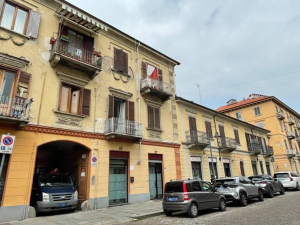 negozio in vendita a Torino in zona Borgata Vittoria