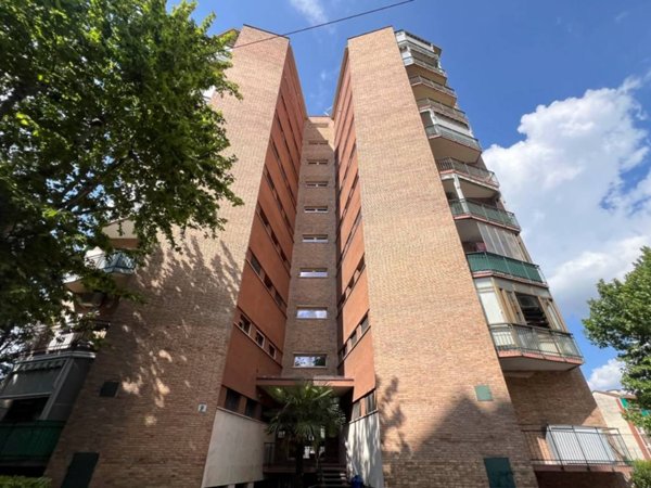 appartamento in vendita a Torino in zona Borgata Vittoria