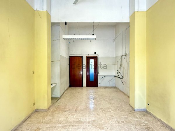 locale commerciale in vendita a Torino in zona Filadelfia