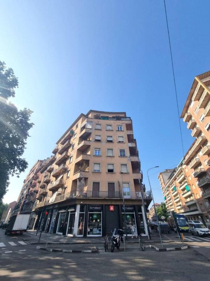 appartamento in vendita a Torino in zona Aurora